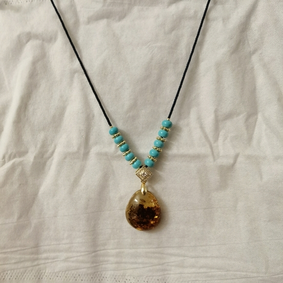 Natural Hubei turquoise beads necklace, with natual amber pendant. - Picture 4 of 4